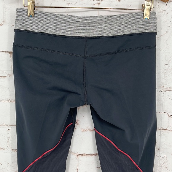 lululemon athletica Crops, Size 10 - Picture 5 of 8
